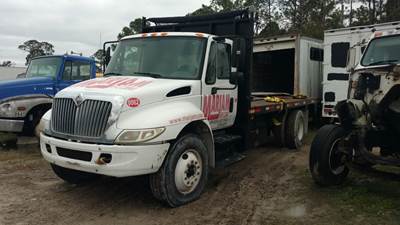 International 4400 Salvage Truck