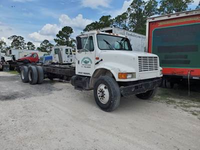 International 4900 Salvage Truck
