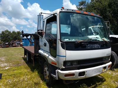 Isuzu FRR Salvage Truck