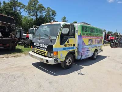 Isuzu NPR HD Salvage Truck