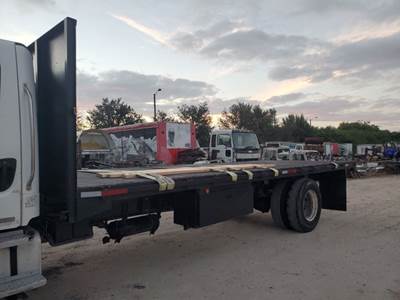 22 Foot Flat Bed. Very Nice Condition!!!!  Please Keep Me In mInd For Future