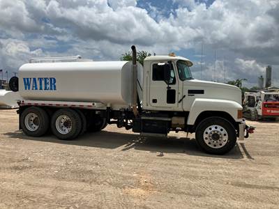 2019 Mack CHU PINNACLE Water Truck - Water Tank Body