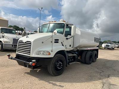 2013 Mack Pinnacle CXU Water Truck