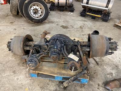 #214 2017 Meritor Rear Axle Assembly
