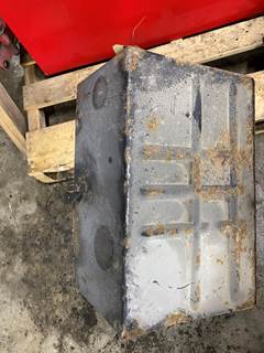 #773 1995 Ford L8000 Battery Box Cover