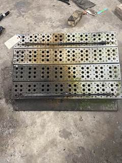 #936 2000 Freightliner classic Battery Box Cover