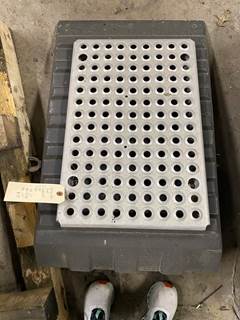 #1146 1999 International 8100 Battery Box Cover