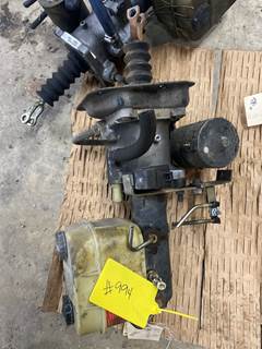 #994 2004 International KBX 2772114 Brake Booster