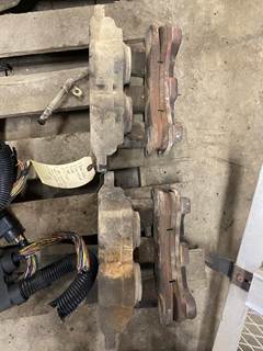 #776 2000 International 4700 Brake Calipers (driver+passenger)