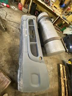 #1213 2011 Freightliner cascadia 125 Front Bumper