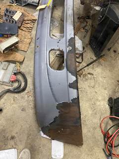 #980 2004 International 4200 Front Bumper