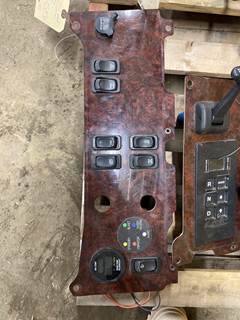 #1050 2010 Freightliner m2 Dash Panel