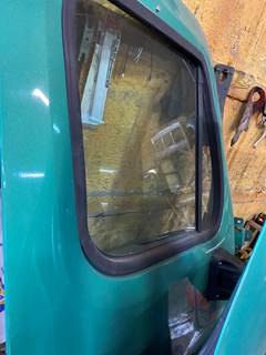 #1222 2013 Freightliner Cascadia Door