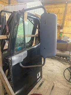 #755 2006 Freightliner Century Door (driver;black)