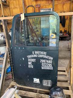 #595 1999 Freightliner FID 120 Door