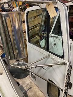 #1092 1995 Freightliner FLD Door