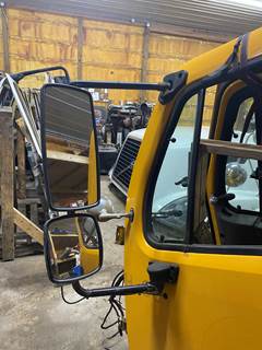 #1024 2010 Freightliner M2 Door (driver)