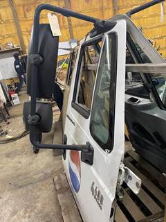 #1022 2009 International 4400 Door passenger