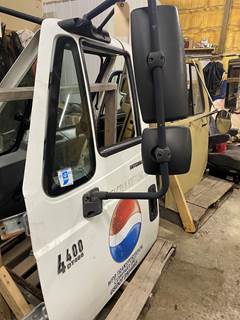 #1023 2007 International 4400 Door