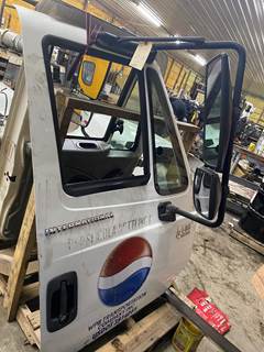 #1029 2007 International 4400 Door passenger
