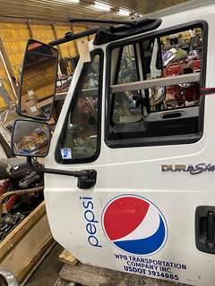 #1096 2009 International 4400 Door drivers