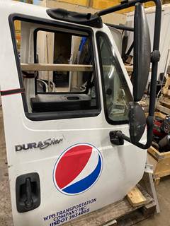 #1097 2009 International 4400 Door passenger