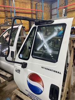 #1112 2010 International 4400 Door drivers