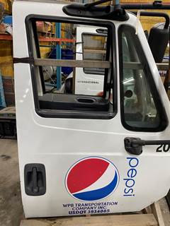 #1152 2011 International 4400 Door