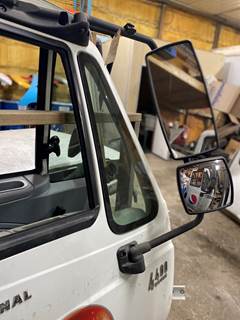 #1153 2006 International 4400 Door