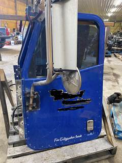 #521 2000 International 9200i Door