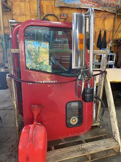 #912 2002 International 9400i Door (Passenger)
