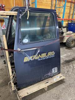 #814 1999 Western Star 4964EX Door (driver side)