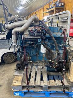 #760 2000 International DT466E / 175 Engine
