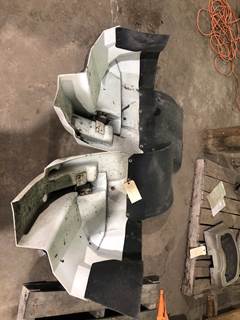 2011 International 7400 Fender Skirts