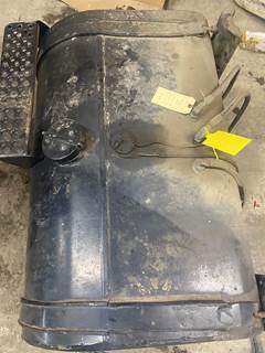 #898 Ford L9000 Fuel Tank (driver)