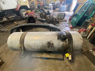 #1210 2011 Freightliner 120 gal cascadia Fuel Tank