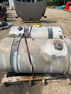 #835-B 2014 Freightliner Cascadia 100 gallon Fuel Tank