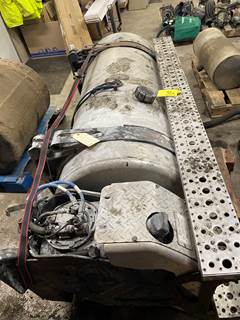 #1168 2011 Freightliner cascadia 120 gallon Fuel Tank