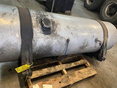 #1209 2011 Freightliner cascadia 125 / 120gallon Fuel Tank