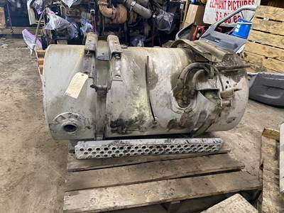#1287 2005 Kenworth T800 Fuel Tank