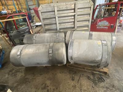 #875 2011 Volvo 75 GAL Fuel Tank (Passenger)