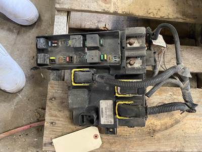 #1316 Freightliner A06-75982-004 Fuse Box