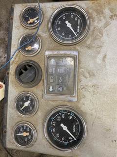 #1611 1991 Ford L9000 Gauge