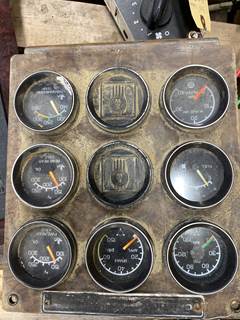 #1046 1992 Kenworth T600 Gauge