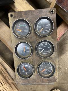 #1051 1992 Kenworth T600 Gauge