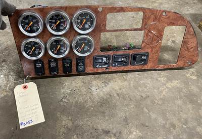 #2052 2004 Peterbilt Gauges/Switches