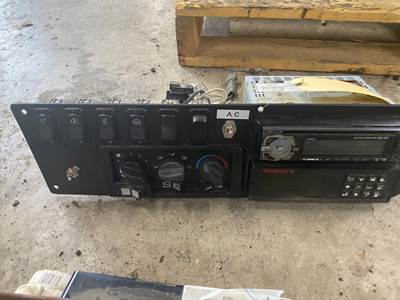 #883 2007 Peterbilt 579 HVAC ECM