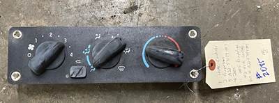 #2085 2005 Freightliner A22-57054-003 Heater / AC Temp Control