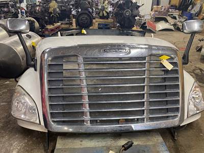 #1130 2012 Freightliner Cascadia 113 Hood