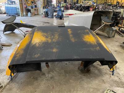 #937 1998 International 3800 Hood